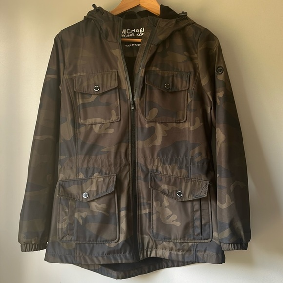 Michael Kors Women’s Camouflage Rain Jacket size M - Picture 1 of 11